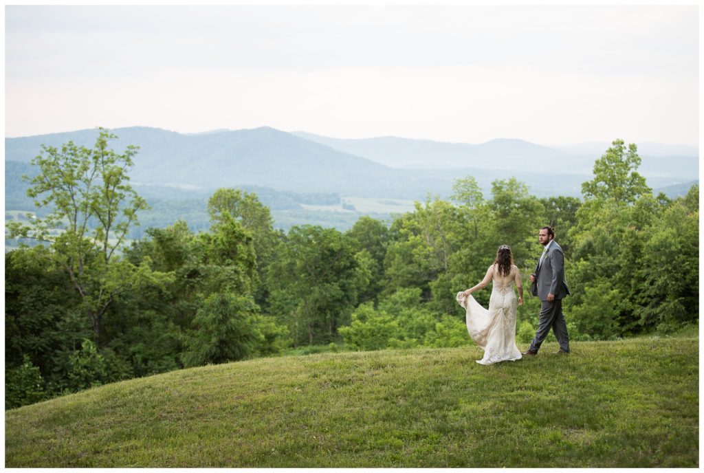 Jenna & Ethan | Lydia Mountain Lodge Wedding