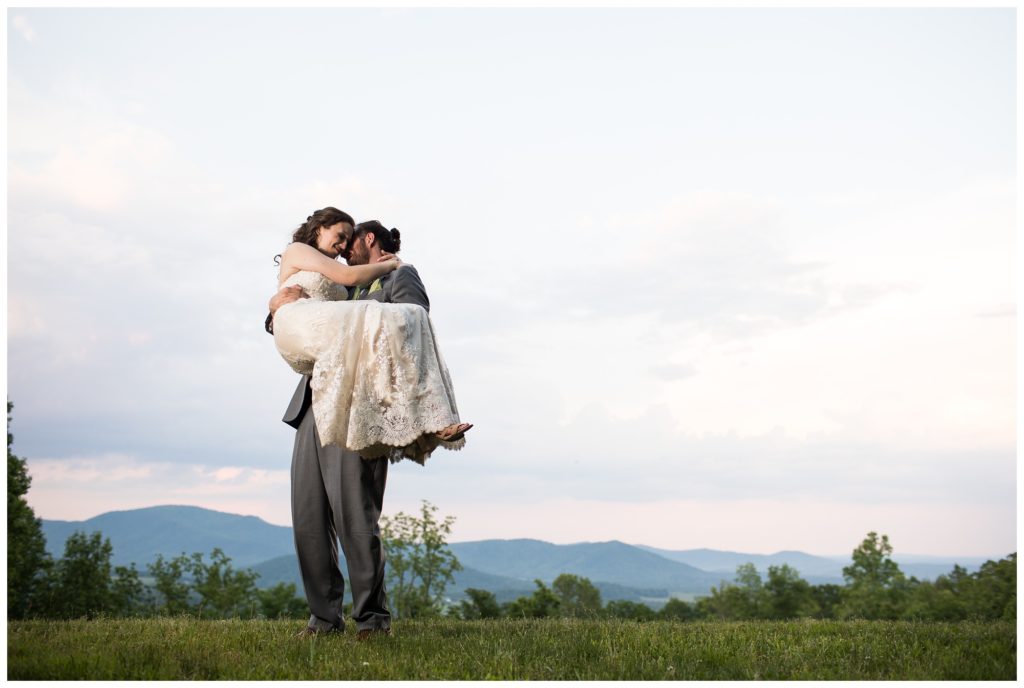 Jenna & Ethan | Lydia Mountain Lodge Wedding