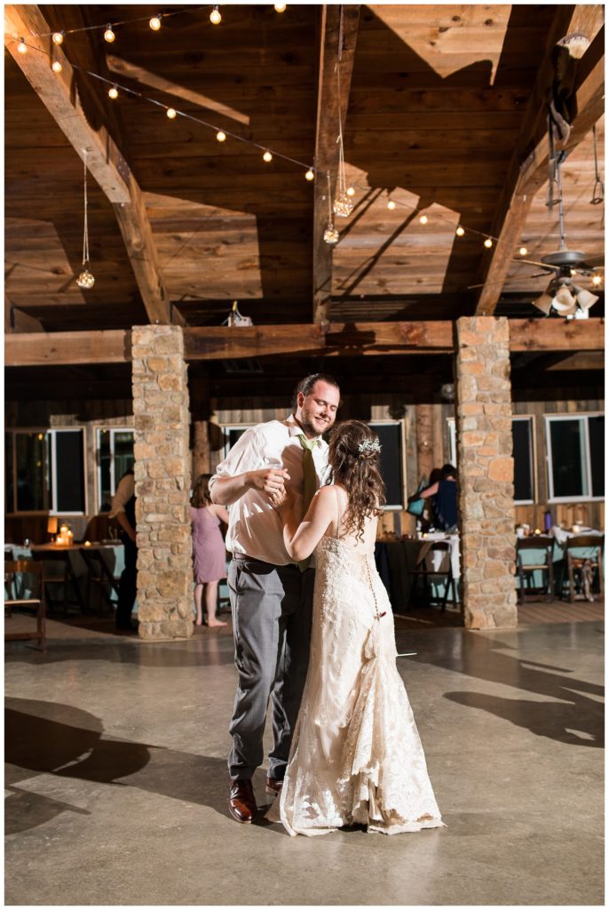 Jenna & Ethan | Lydia Mountain Lodge Wedding