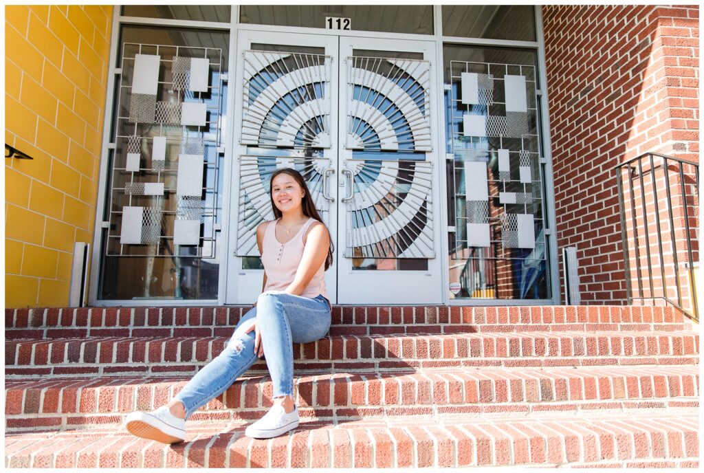 Veronica|Chrysler Museum & Neon District Senior session