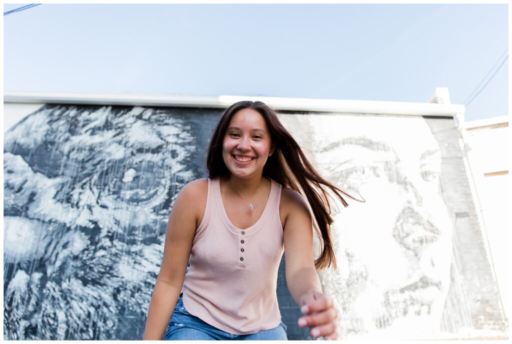 Veronica|Chrysler Museum & Neon District Senior session