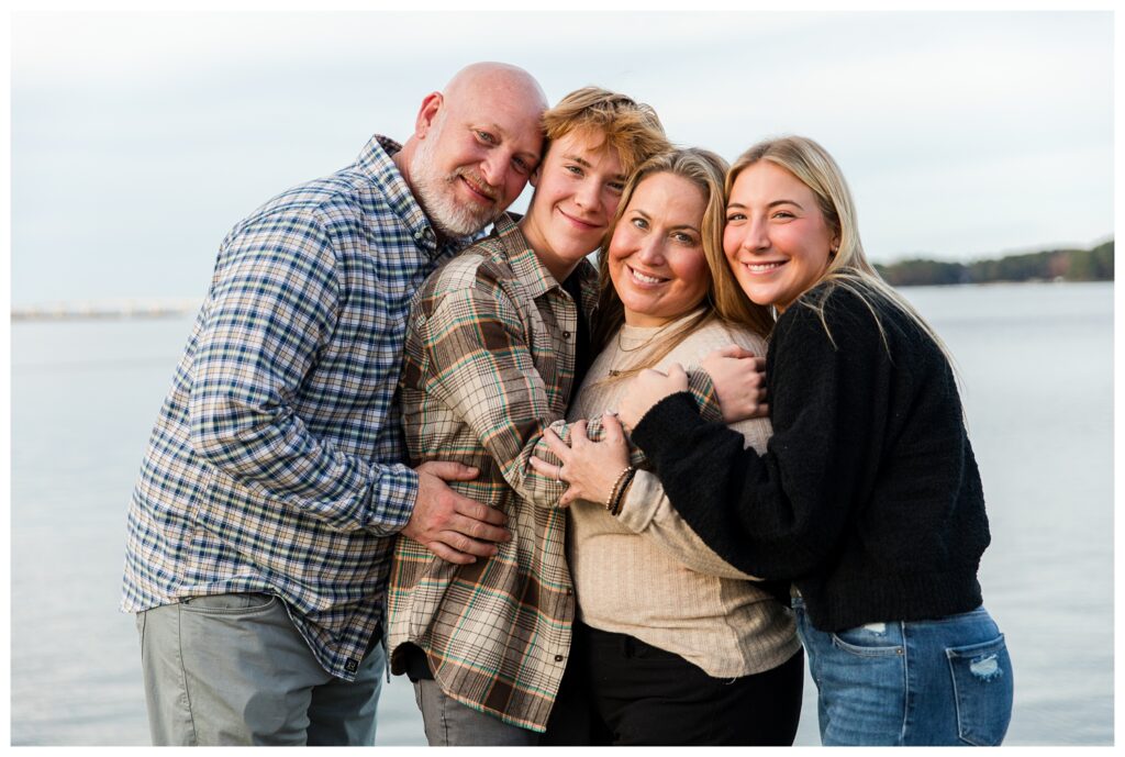 Traci, Rob, Briana, Andrew | Family Portrait session in Virginia Beach