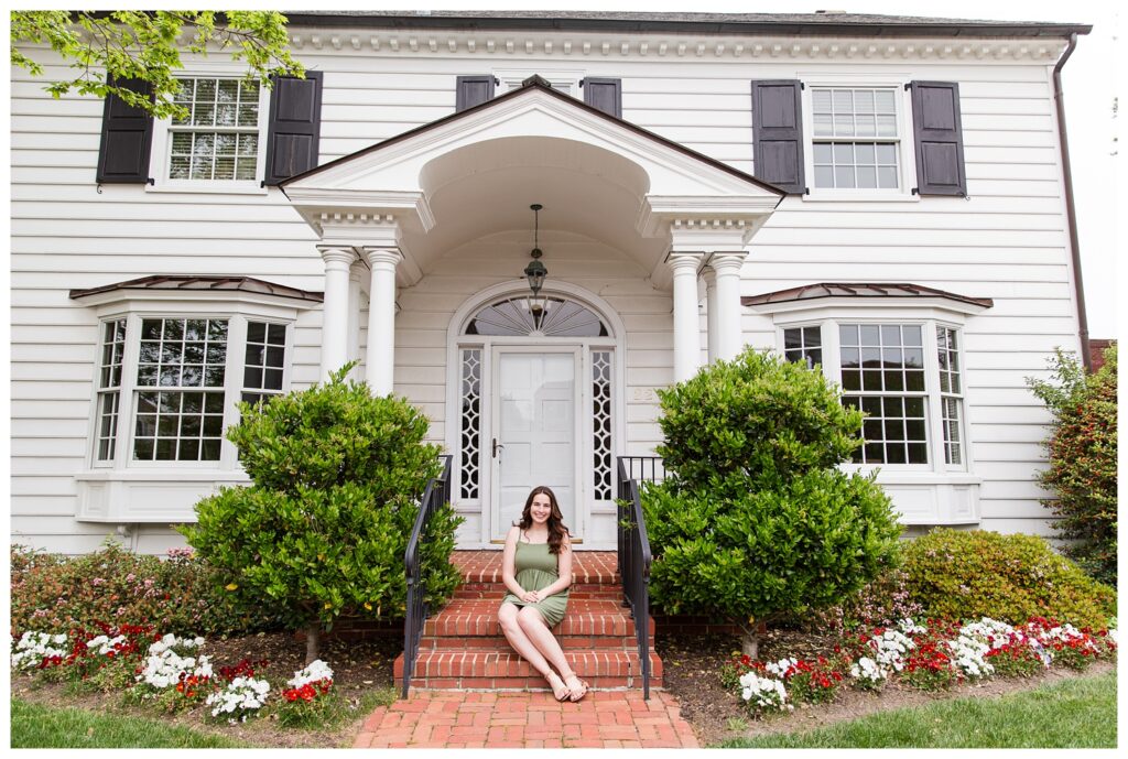 Erin is a Senior | William and Mary Senior Portraits