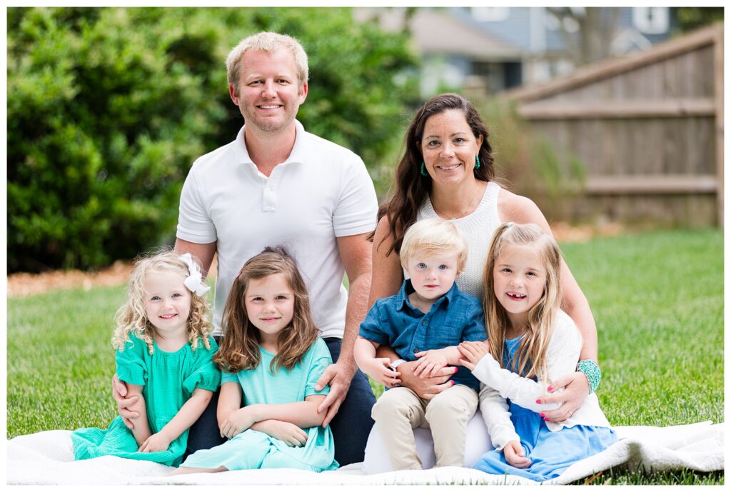 Lizzy, Ben and Family | Virginia Beach Family Backyard Portrait Session