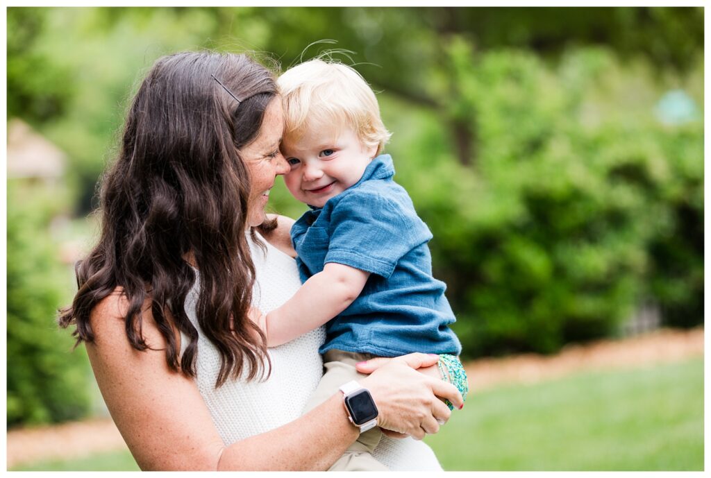 Lizzy, Ben and Family | Virginia Beach Family Backyard Portrait Session