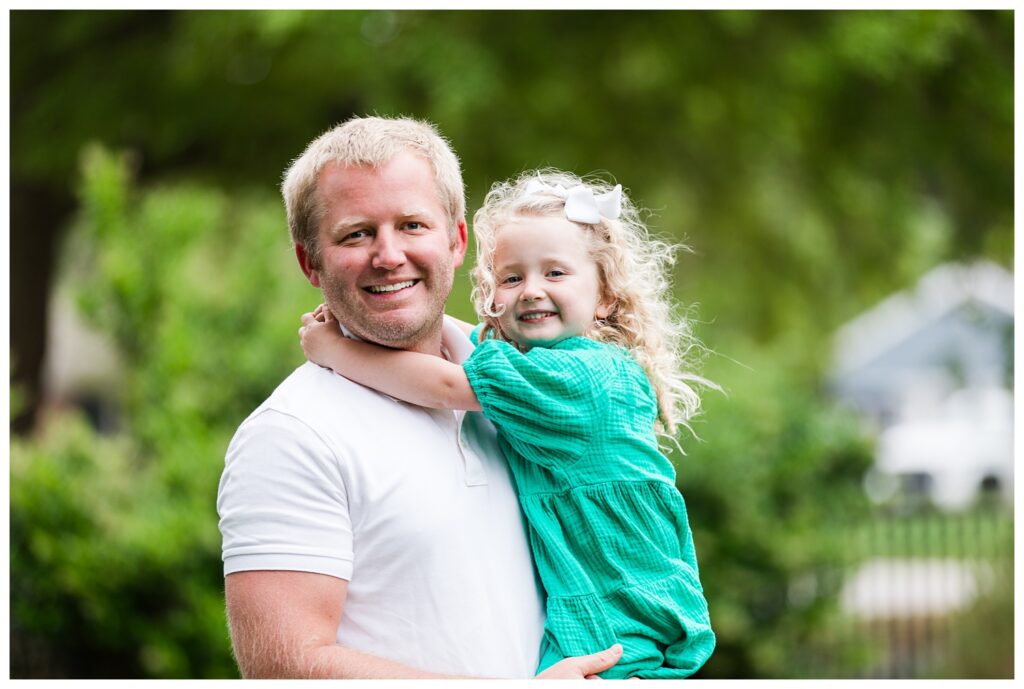 Lizzy, Ben and Family | Virginia Beach Family Backyard Portrait Session