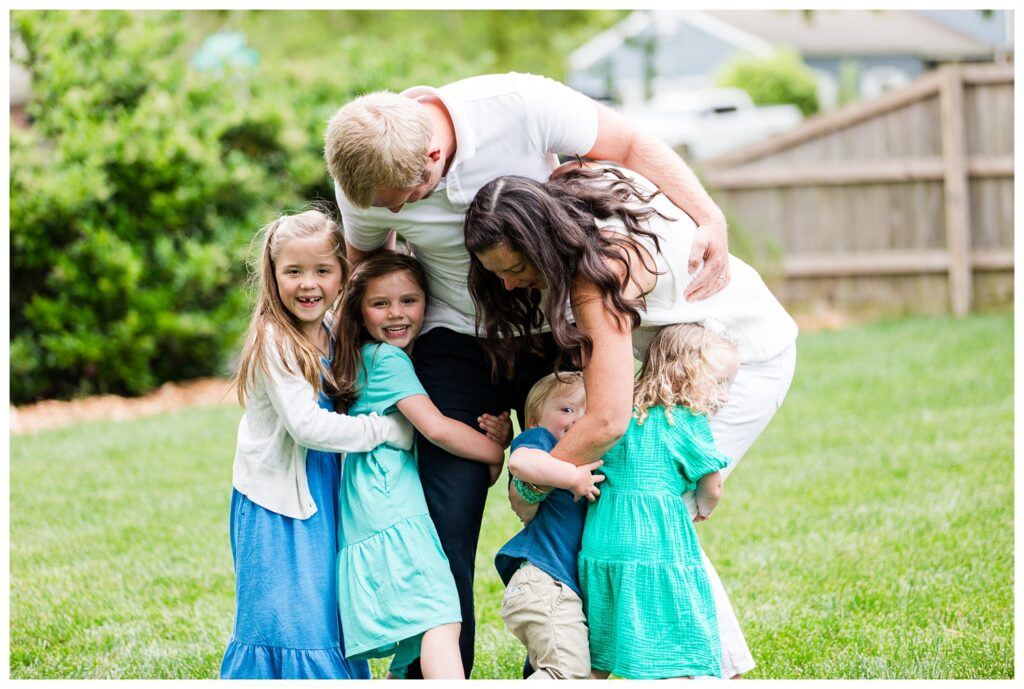 Lizzy, Ben and Family | Virginia Beach Family Backyard Portrait Session