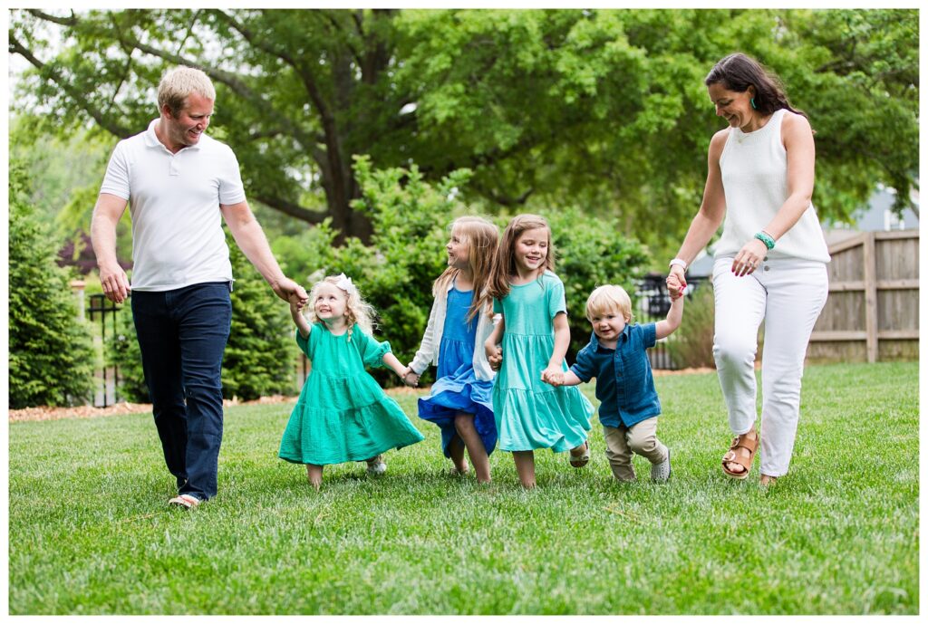 Lizzy, Ben and Family | Virginia Beach Family Backyard Portrait Session