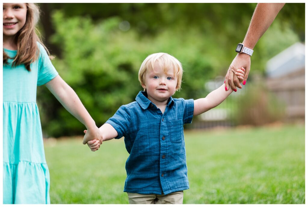 Lizzy, Ben and Family | Virginia Beach Family Backyard Portrait Session