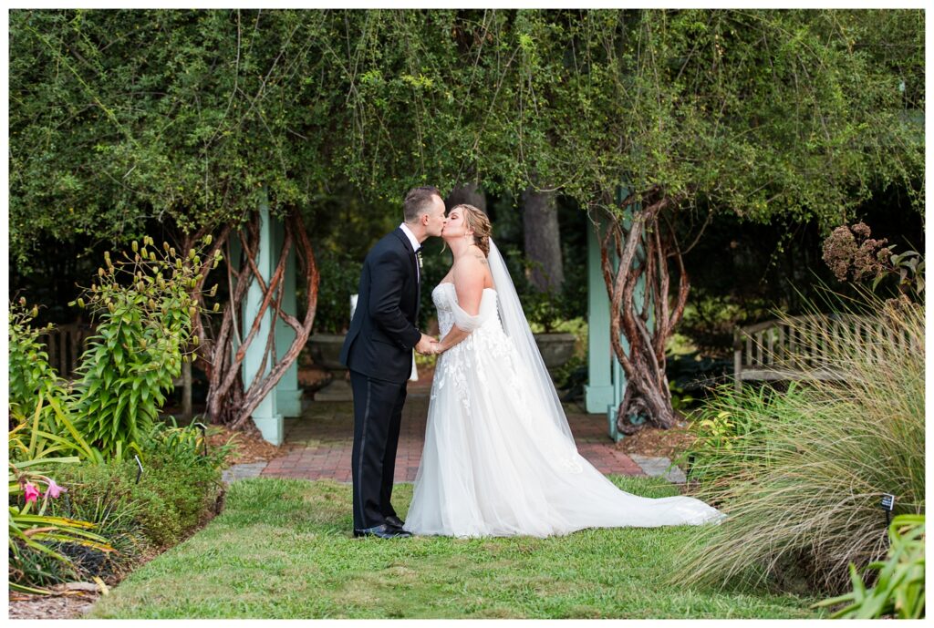 Alexis & Christian | Norfolk Botanical Gardens Wedding